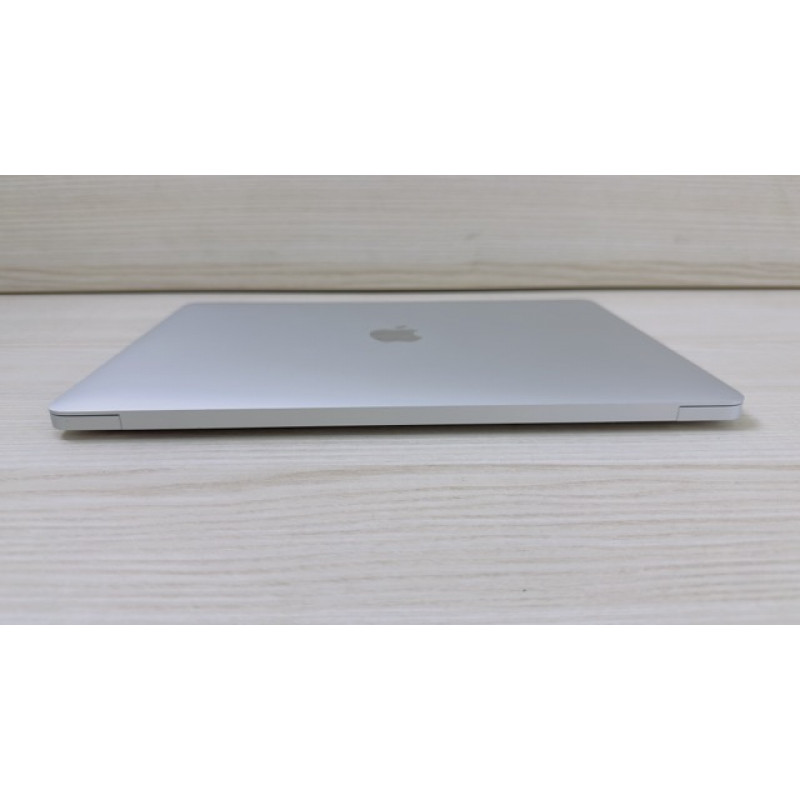 MacBook Air 2018 Silver i5 1.6ghz 16/256